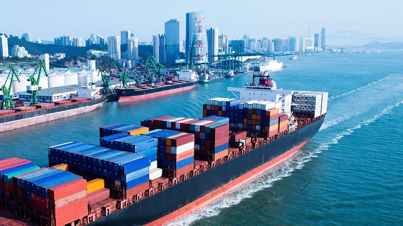 What should be noted when transporting goods internationally by sea?